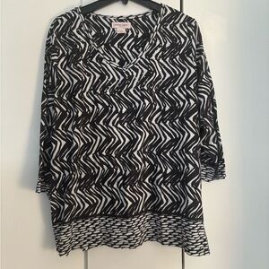 Black and White Patterned Women's Top